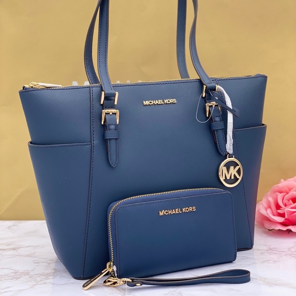 Michael Kors Charlotte Tote & Wallet Set Navy - Picture 4 of 12